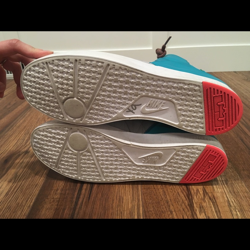 Nike Lebron James Xl NSW Lifestyle Sneakers - Picture 6 of 7